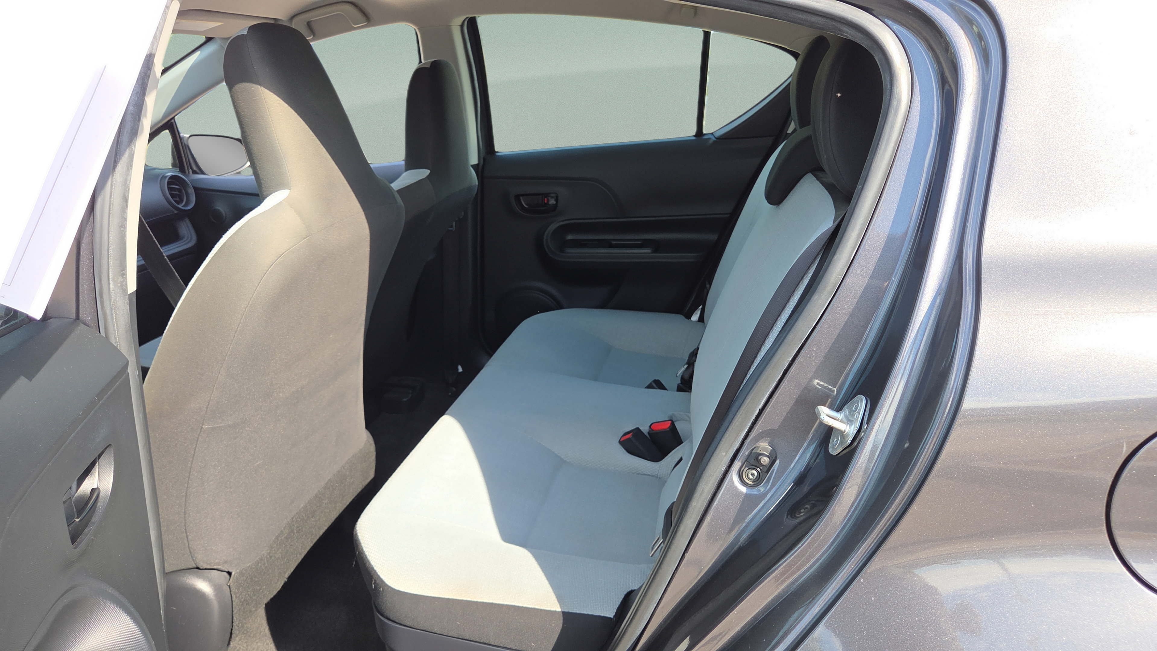 Used 2018 Toyota Prius C One FWD image 10
