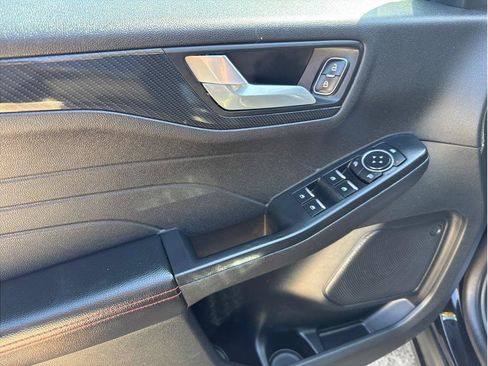 Used 2025 Ford Escape ST-Line Select AWD/4WD image 12