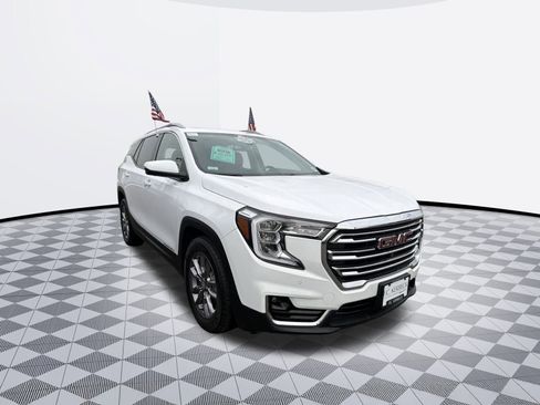 Certified 2022 GMC Terrain SLT w/ Tech Package image 3