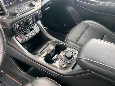 Used 2023 GMC Acadia AT4 w/ Preferred Package AWD/4WD image 16