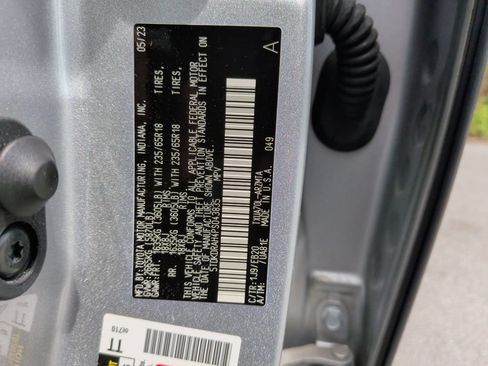 Used 2023 Toyota Highlander XLE FWD image 33