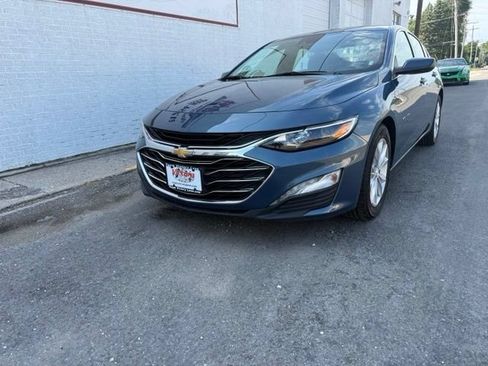 Used 2024 Chevrolet Malibu LT FWD image 2