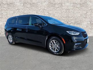 New 2026 Chrysler Pacifica Select video 1