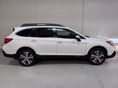 Used 2018 Subaru Outback 2.5i Limited AWD/4WD image 2