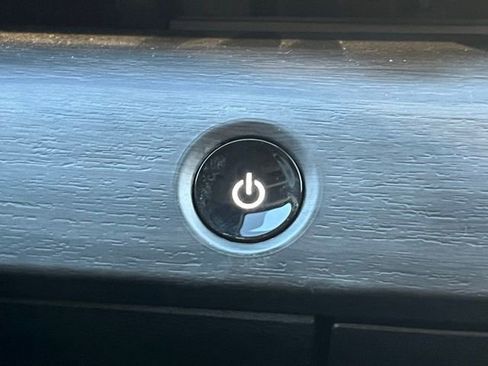 Used 2023 Nissan Ariya AWD image 17