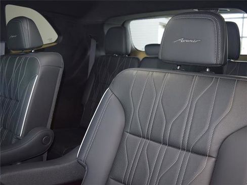 Used 2025 Buick Enclave Avenir w/ Trailering Package, 5000 lbs. image 32