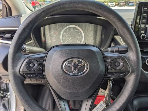Used 2022 Toyota Corolla LE FWD image 33