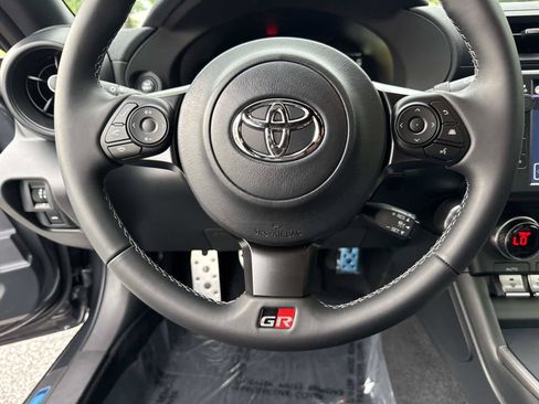 Used 2026 Toyota GR86 Premium w/ ALL Weather Mat Package (TMS) RWD image 18