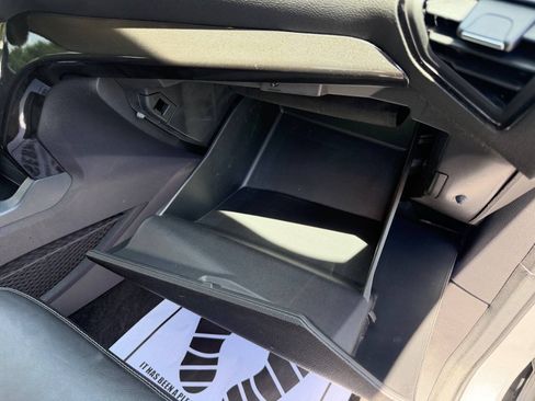 Used 2017 Ford Escape Titanium FWD image 16