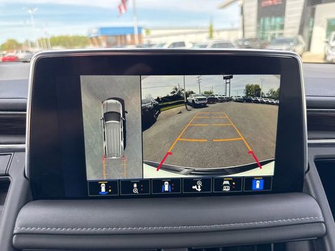 Used 2022 Chevrolet Tahoe Z71 w/ Luxury Package image 24