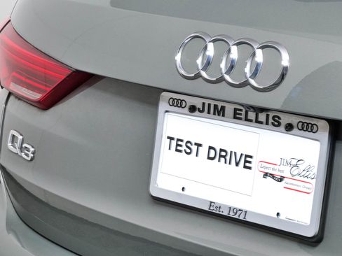 Used 2023 Audi Q3 2.0T Premium Plus AWD/4WD image 37
