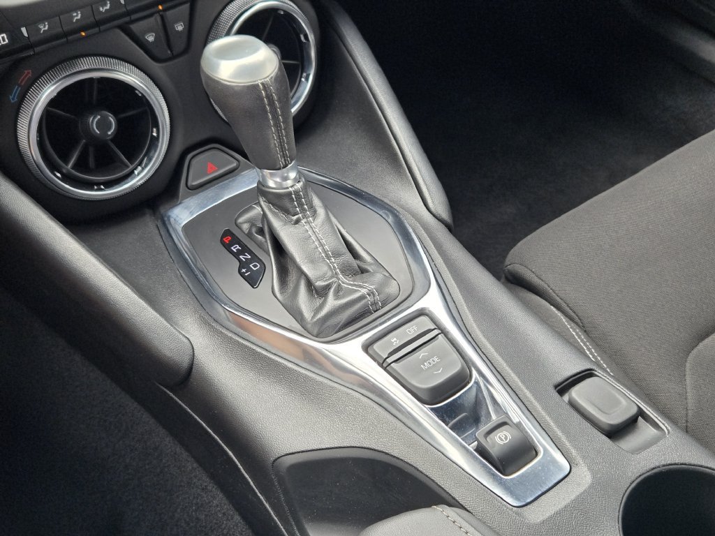 Used 2022 Chevrolet Camaro LT w/ Technology Package RWD image 21
