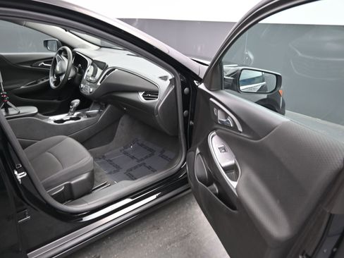 Used 2024 Chevrolet Malibu LT image 11