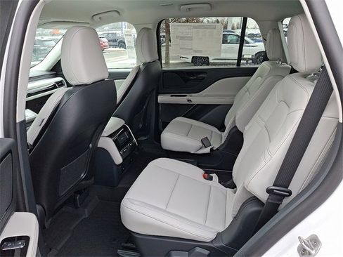 New 2026 Lincoln Aviator Premiere image 5