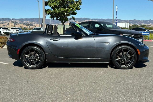 Used 2016 MAZDA MX-5 Miata Club RWD image 4