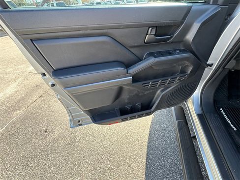 Used 2024 Toyota Tacoma SR5 image 10