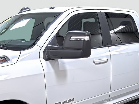 Used 2024 RAM 2500 Big Horn w/ Sport Appearance Package image 8