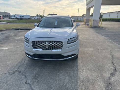 Used 2022 Lincoln Nautilus Reserve FWD image 4