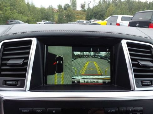 Used 2016 Mercedes-Benz GL 550 4MATIC image 16