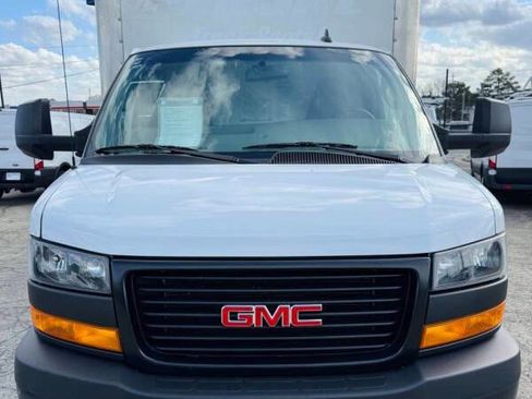 Used 2022 GMC Savana 3500 Extended w/ Power Convenience Package image 3