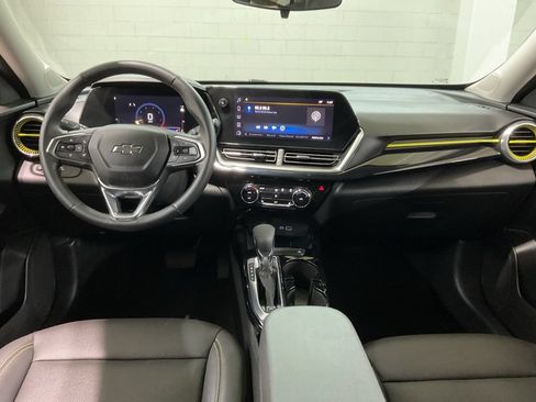 Used 2025 Chevrolet Trax ACTIV w/ Driver Confidence Package FWD image 7