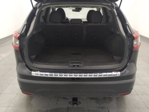 Used 2020 Nissan Rogue Sport SV FWD image 29