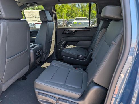 New 2026 Chevrolet Suburban LT w/ Comfort Package AWD/4WD image 12
