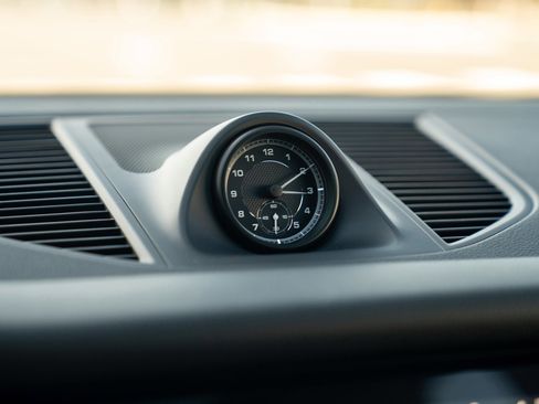 New 2026 Porsche Macan image 17