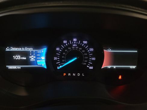 Used 2018 Ford Fusion SE FWD image 23