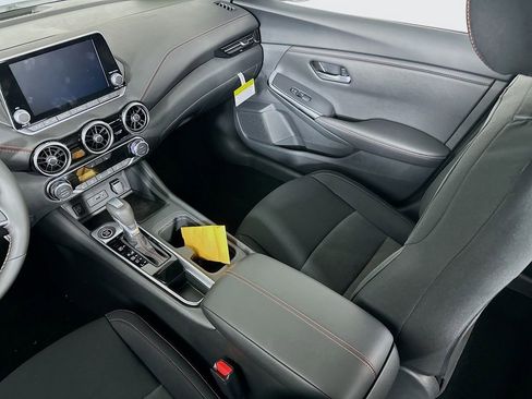 New 2025 Nissan Sentra SR image 30