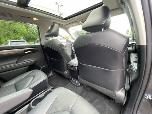 Used 2021 Toyota Highlander Platinum AWD/4WD image 20