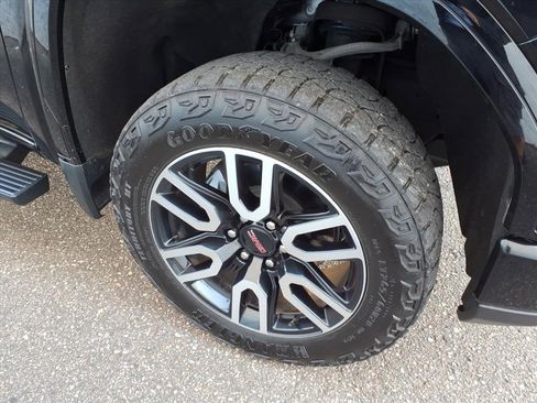 Certified 2023 GMC Sierra 1500 AT4 image 4