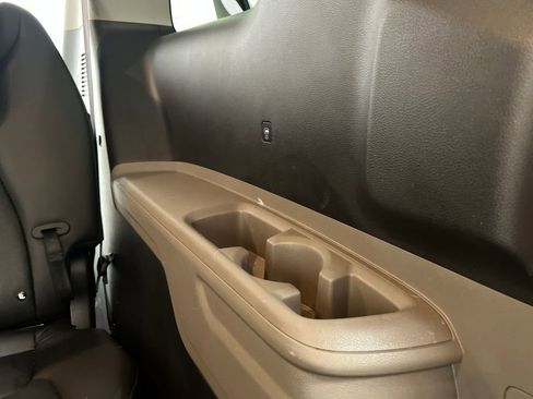 Used 2025 Kia Carnival FWD image 37