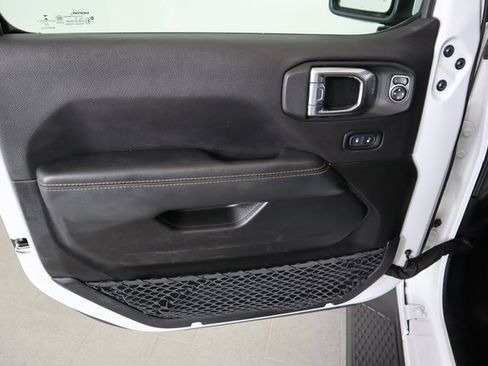 Used 2023 Jeep Gladiator Overland image 20