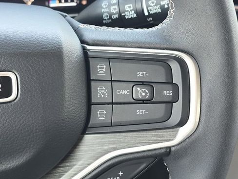 Used 2023 Jeep Wagoneer Series III w/ Preferred Equipment Group image 34