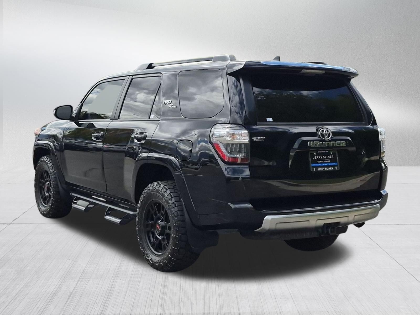 Used 2024 Toyota 4Runner TRD Off-Road Premium w/ Moonroof Package AWD/4WD image 4