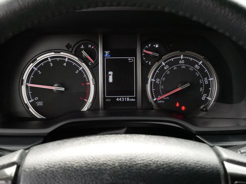 Certified 2024 Toyota 4Runner TRD Off-Road image 21