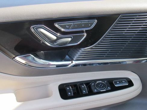 Used 2022 Lincoln Corsair FWD image 19