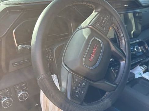 Used 2025 GMC Sierra 2500 AT4 w/ AT4 Premium Plus Package image 3