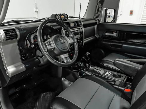 Used 2013 Toyota FJ Cruiser 4WD w/ Upgrade Pkg image 20