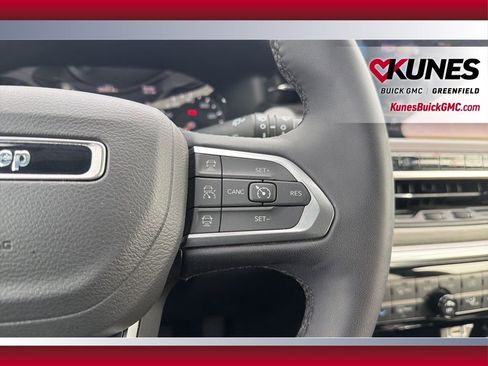 Used 2025 Jeep Compass Limited AWD/4WD image 24