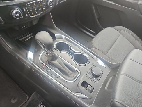 Used 2023 Chevrolet Traverse LT FWD image 24