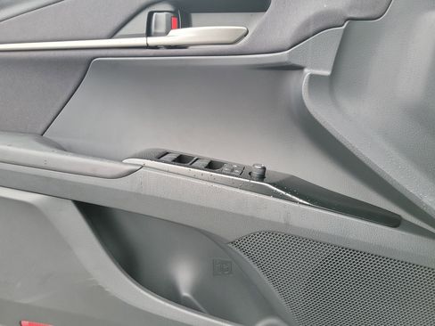 Used 2025 Toyota Camry LE image 19