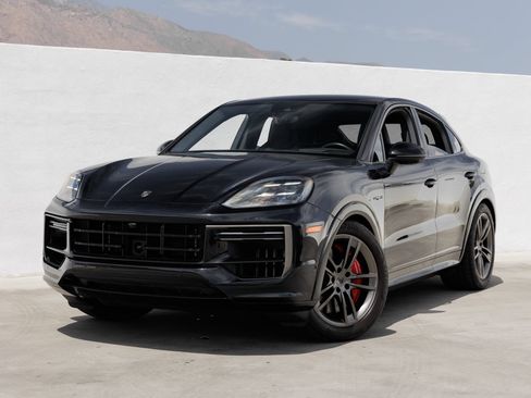 Certified 2025 Porsche Cayenne Turbo AWD/4WD image 1