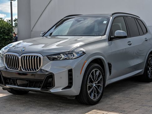Used 2024 BMW X5 xDrive40i w/ M Sport Package AWD/4WD image 5