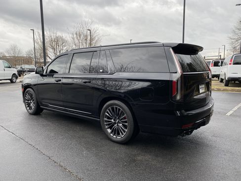 Used 2023 Cadillac Escalade ESV V image 7