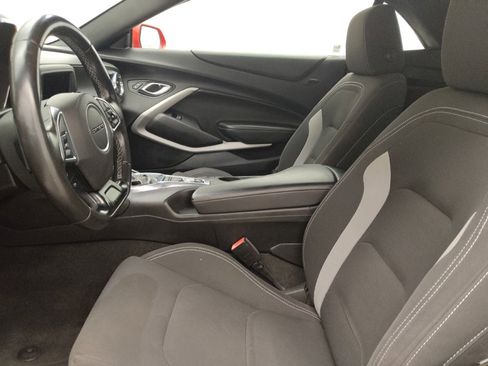Used 2020 Chevrolet Camaro LT RWD image 17