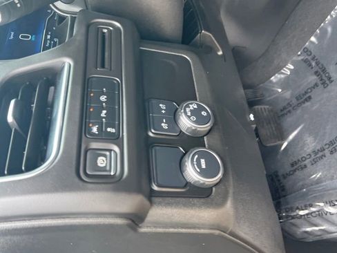 Used 2024 Chevrolet Tahoe LT RWD image 21