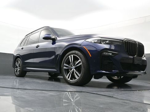 Used 2022 BMW X7 xDrive40i w/ M Sport Package image 24