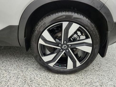 Used 2025 Volvo XC40 B5 Ultra w/ Climate Package AWD/4WD image 9